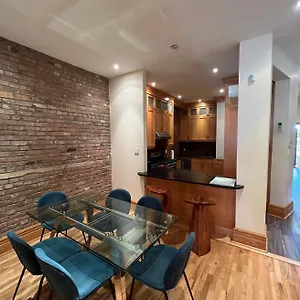Spacious Downtown Apartment, 4br-2ba,free Wifi Montreal